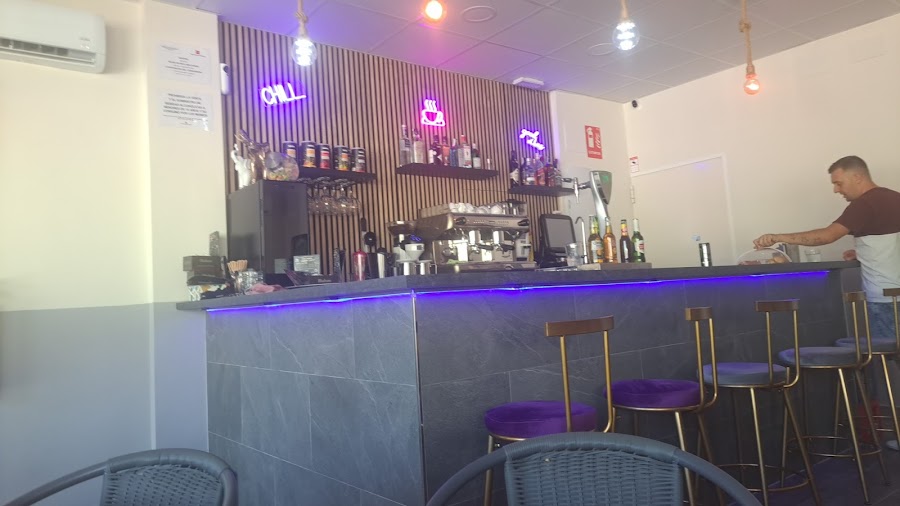 El Escondite café bar