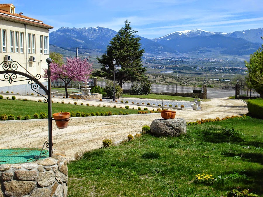 Hotel Sierra Oriente (hotel de 2 hojas de roble)