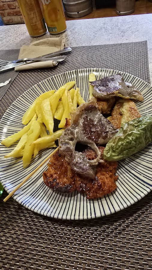 Montaditos Y Tapas
