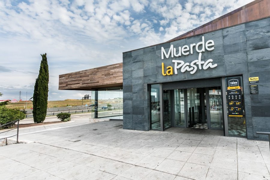 Muerde la pasta