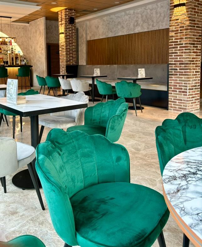 Royal Lounge Bar