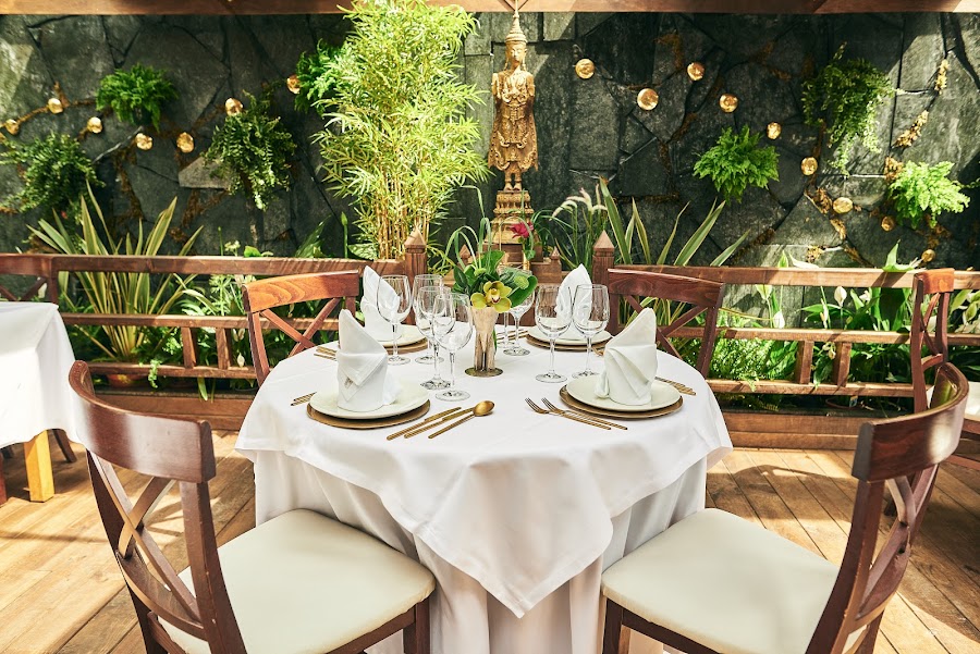 Thai Garden by Emilio Carcur