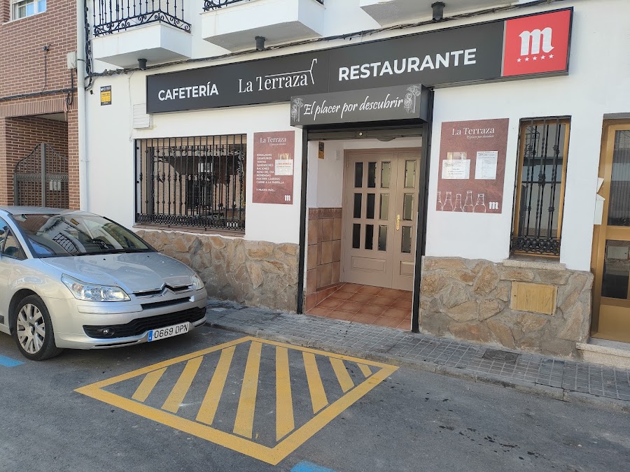 LA TERRAZA RESTAURANTE &CAFETRIA &BAR